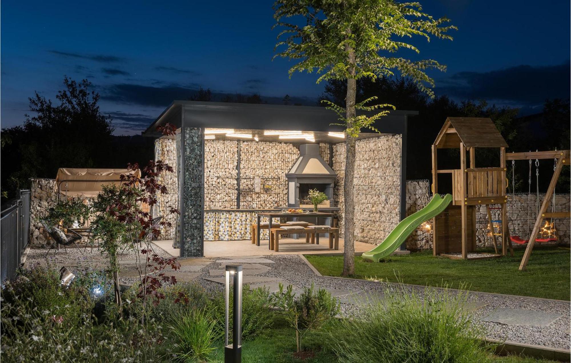 Beautiful Home In Tinjan With Jacuzzi Exterior photo