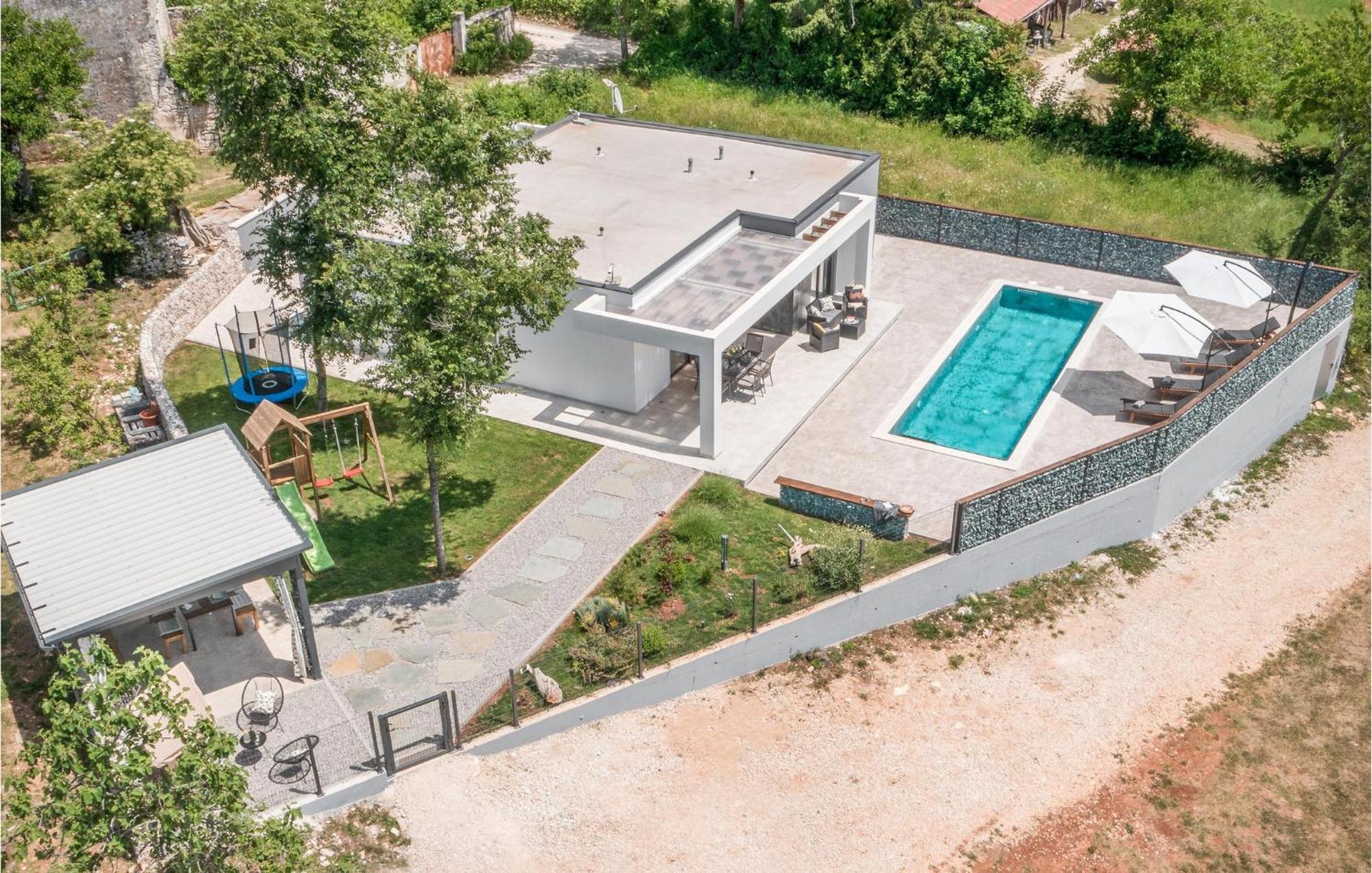 Beautiful Home In Tinjan With Jacuzzi Exterior photo