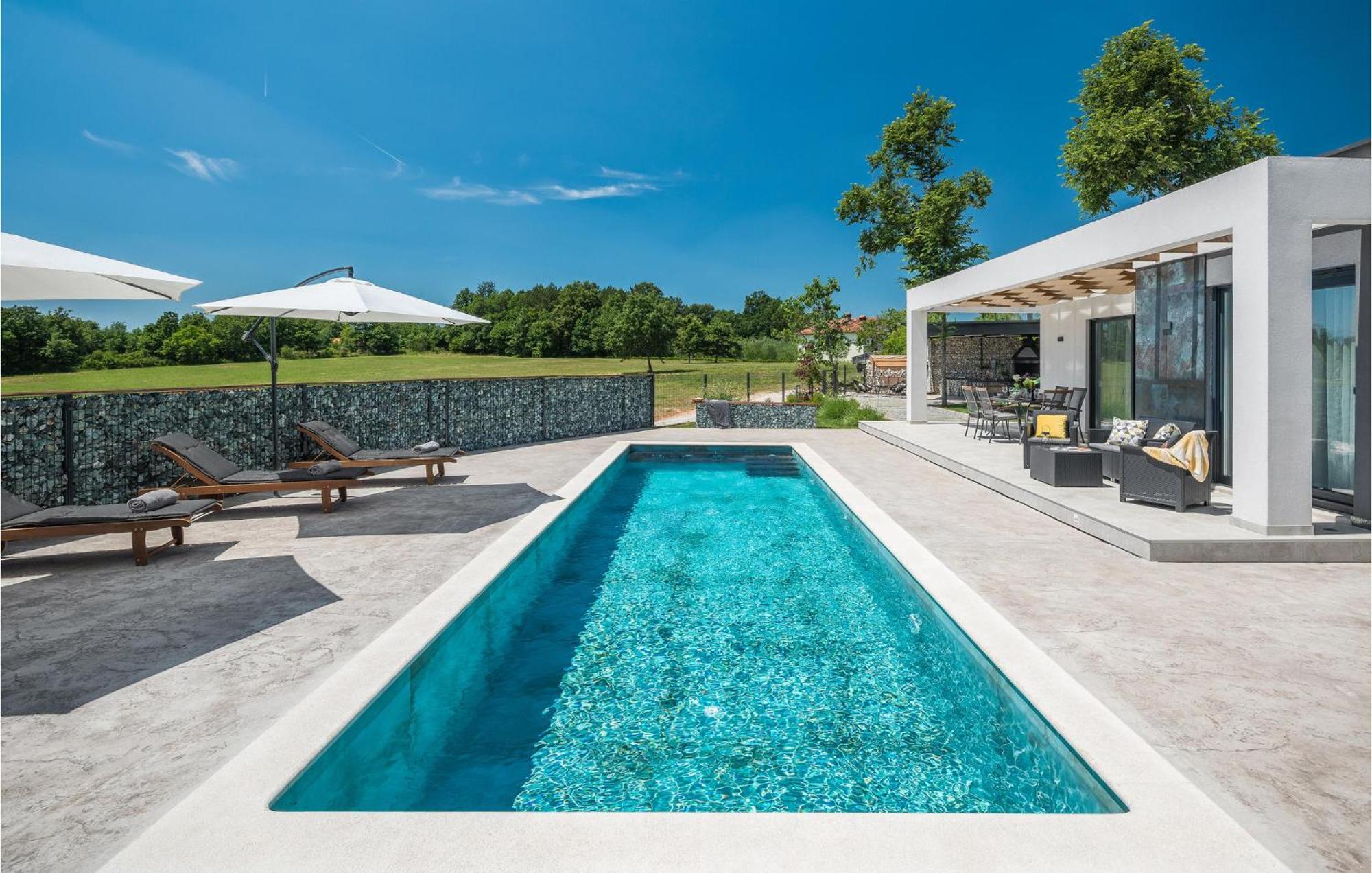 Beautiful Home In Tinjan With Jacuzzi Exterior photo